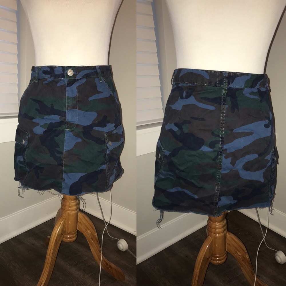 urban outfitters blue camo skirt size S worn once